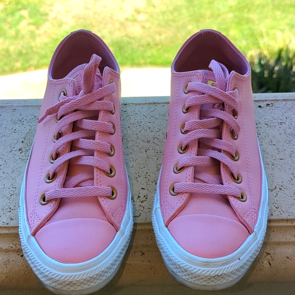 Pink Leather 🌷 - Picture 3 of 4